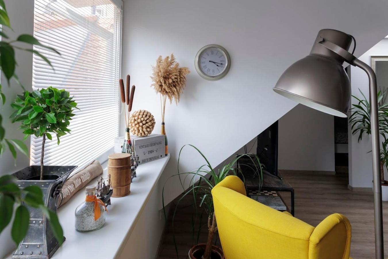 Vip Apartment In Old Town With Free Parking Братислава Экстерьер фото