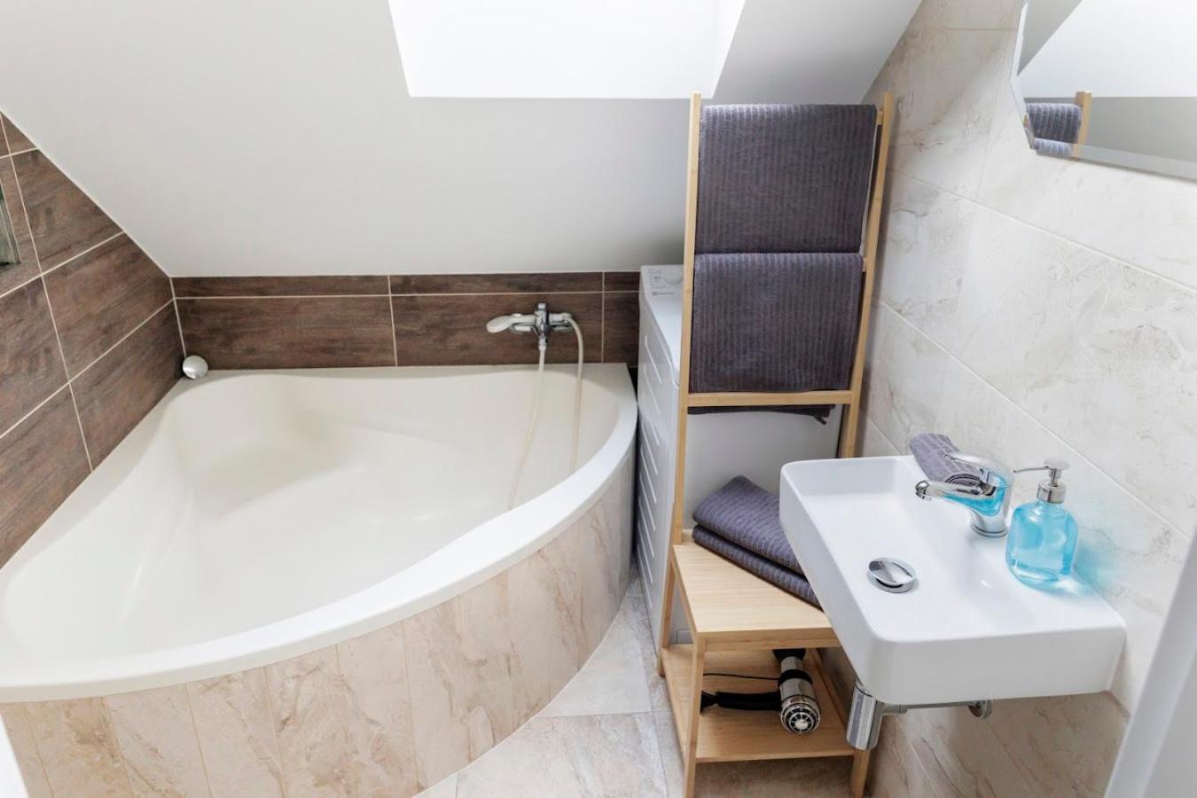 Vip Apartment In Old Town With Free Parking Братислава Экстерьер фото