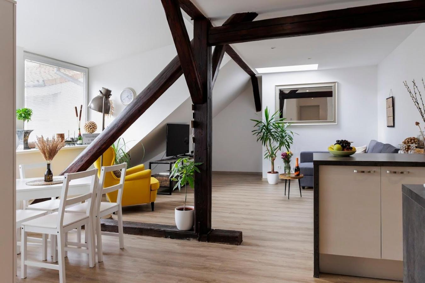 Vip Apartment In Old Town With Free Parking Братислава Экстерьер фото
