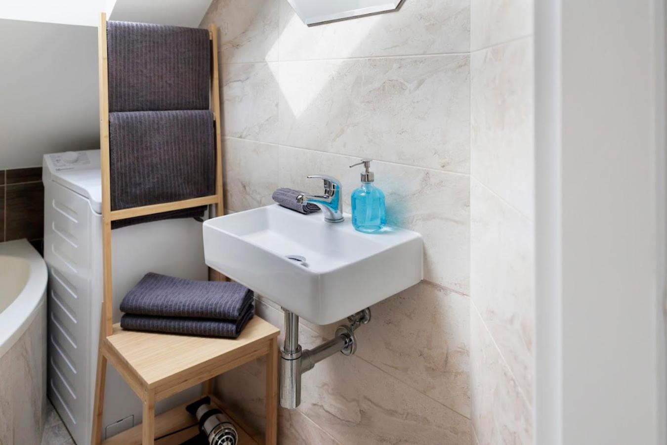 Vip Apartment In Old Town With Free Parking Братислава Экстерьер фото